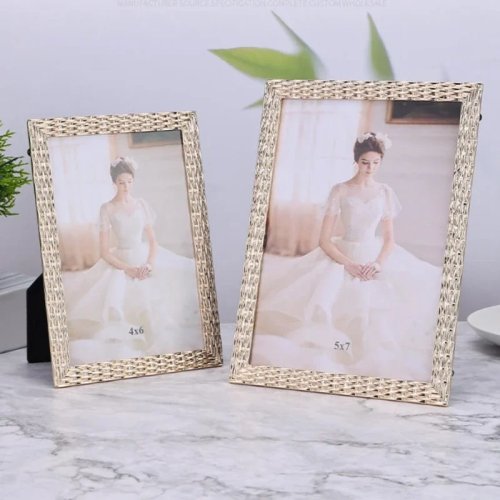 Marco de fotos de metal dorado 6x7 pulgadas para escritorio y decoración de habitación