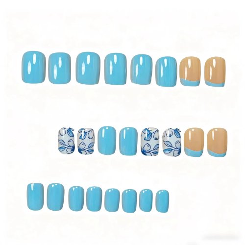 Unhas press-on curtas e quadradas com flores de porcelana azuis e brancas, azul-celeste e nude, ponta francesa brilhante, cobertura total, unhas postiças para uma manicure fresca de verão