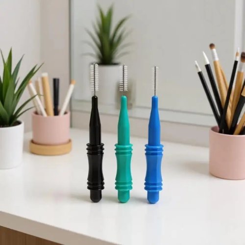 Brossettes interdentaires, brosse à dents et bâtonnets de fil dentaire pour bagues