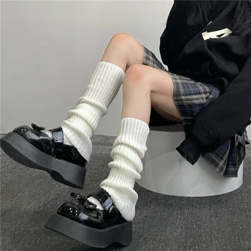 Chaussettes Femme Blanches à Côtes Slouchy – Jambières en Tricot Mi-Mollet pour Style Preppy Uniforme Scolaire et Streetwear