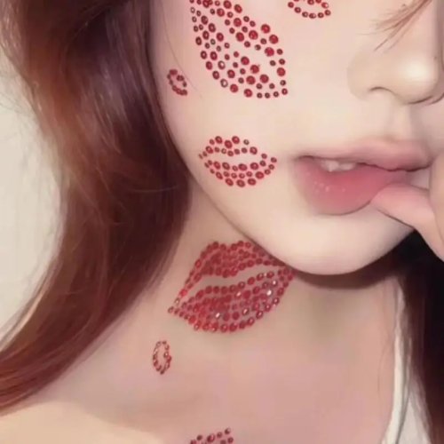 レッドキスラインストーンリップステッカー セクシーなリアルな3Dボディ＆フェイスジュエリーデカール クラブパーティーフェスティバルメイク用