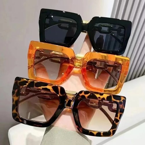 Kính mát nữ hình vuông có dây chuyền, chống tia UV, thiết kế cao cấp
