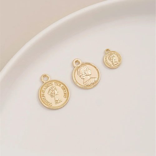 14K Gold Münze Anhänger Königin Kopf Runde Gravierte Buchstaben Kleiner Anhänger Rechteckig Oval DIY