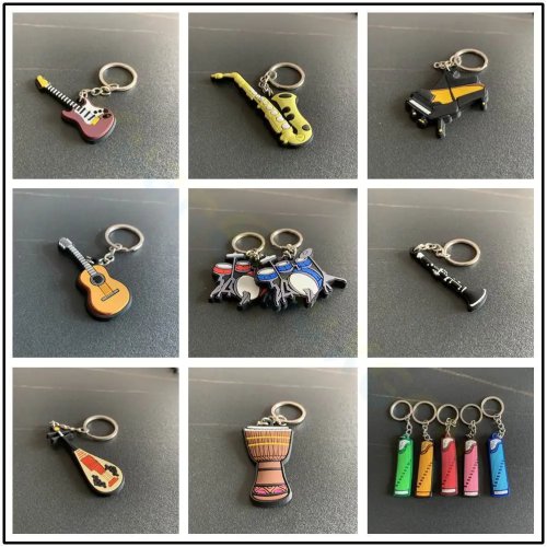 Portachiavi strumenti musicali in silicone – Pianoforte, Chitarra, Violino, Guzheng – Ciondolo per borsa o chiavi