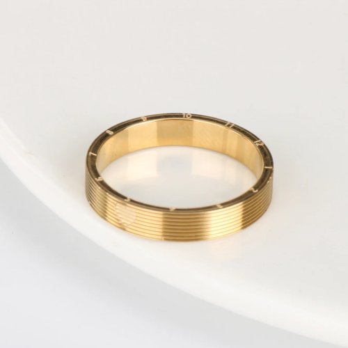 Anillo de acero inoxidable con baño de oro 18K, diseño de corazón con escala de fecha, número conmemorativo, lujo ligero, para hombre y mujer, uso diario, citas, fiestas, trabajo, apilable