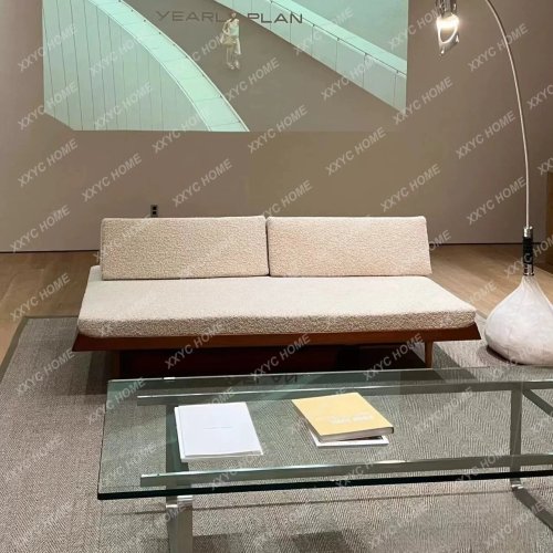 Sofá de design nórdico minimalista, estrutura em madeira maciça e tecido, ideal para sala de estar, lojas de roupa, centros comerciais e áreas de descanso.