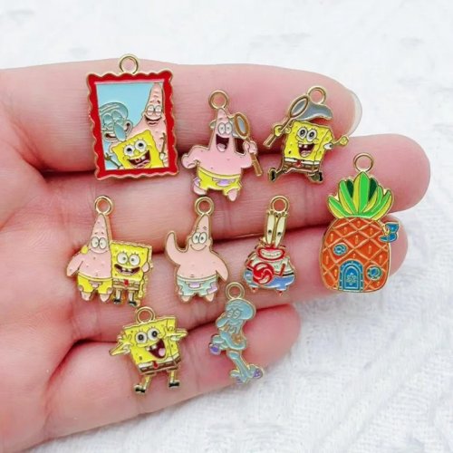 10 unid. acessórios de joalharia DIY anime cartoon, pendente de liga esmaltada, porta-chaves, brincos e charm para mala