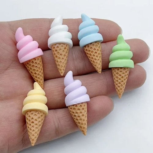 10 Stück 3D Eistüten Miniatur DIY Deko für Puppenhaus, Harz Anhänger, Bastelmaterial