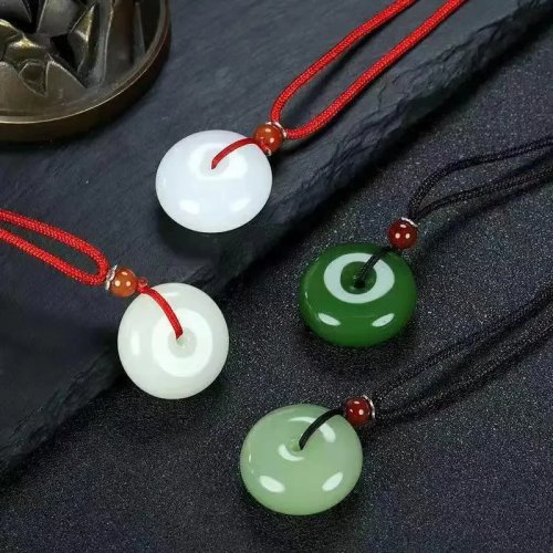 Ciondolo Donut in Giada – Talismano Amuleto Pietra Preziosa per Donna e Uomo, Collana Vintage Gioiello di Design Regalo
