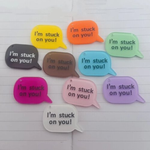 10 uds. Letras inglesas de acrílico perforadas de colores - Colgante llavero, accesorios joyería DIY y bolsos
