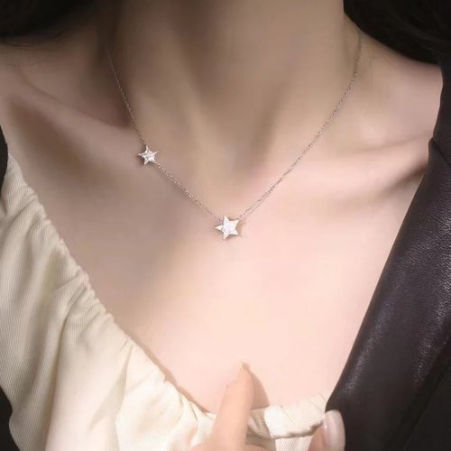 Silver Star Zircon Asymmetric Necklace for Women – Sparkling Luxury Jewelry