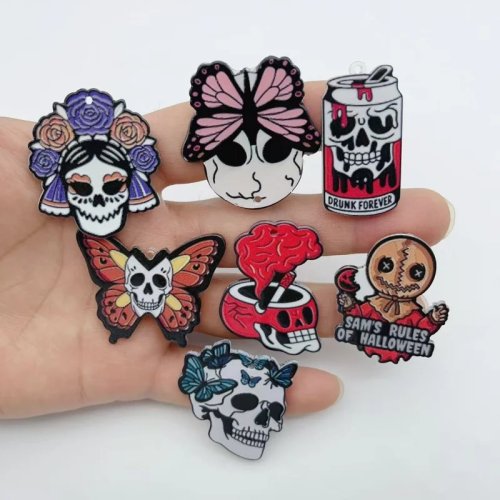 10 Piezas Dijes Acrílicos Góticos Halloween Calavera Mariposa Rosa Colgante para DIY Pulsera Collar Llavero Manualidades Joyería