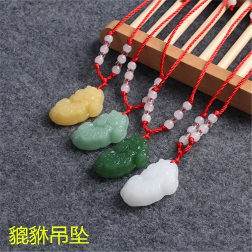 Collana con Ciondolo Pixiu in Giada Verde Naturale, Amuleto Portafortuna Intagliato a Mano per Uomo e Donna, Regalo