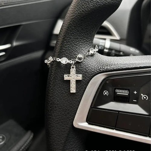 Sparkling Rhinestone Bow Chain Car Steering Wheel Decoration – Elegant Car Interior Accessory with Pendant