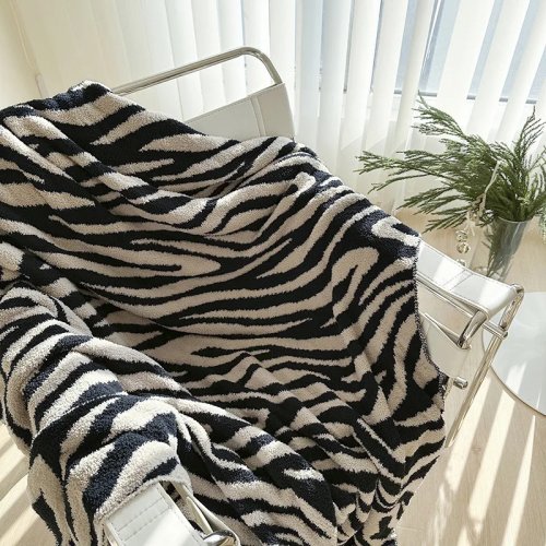 Zebra Print Knitted Throw Blanket Cozy Decorative Bedspread for Sofa and Bed