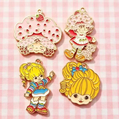 10PCS Accessoires DIY Hanger Emaille Alloy Cartoon Aardbeienmeisje voor Ketting Armband Oorbel