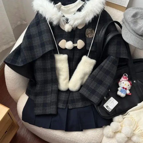 Bộ 2 Món Nữ Ngọt Ngào Preppy Vintage Nhật Bản Áo Choàng Cape Cắt Ngắn Len Kẻ Sọc Cổ Lông Thú Giả Nút Sừng Chân Váy Mini Xếp Ly Cạp Cao