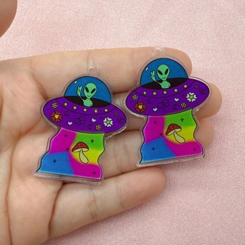 10 piezas aretes de acrílico nave espacial alienígena, estilo punk creativo y moderno, estampado de moda OVNI de dibujos animados