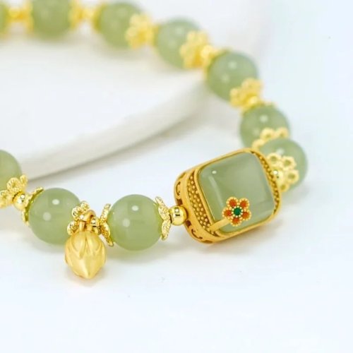 Bracciale in Giada Naturale con Ciondolo Loto - Amuleto Talismano in Pietre Dure e Perline da Donna