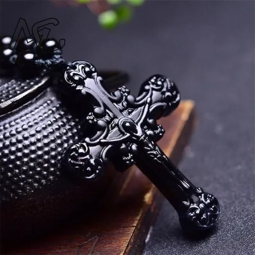 Collana con Ciondolo Croce in Ossidiana Nera Naturale, Perline, Amuleto Gesù Intagliato a Mano, Gioielli Moda Regalo
