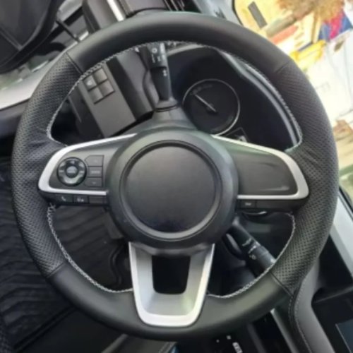 Coprivolante in pelle microfibra nero cucito a mano per Toyota Raize 2019-2024 e Yaris 2023-2024 – Accessorio interno auto