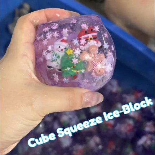 Mainan Squeeze Pereda Stres Natal – Kubus Maltosa Isi Sinterklas, Rusa & Gingerbread, Memantul Lambat