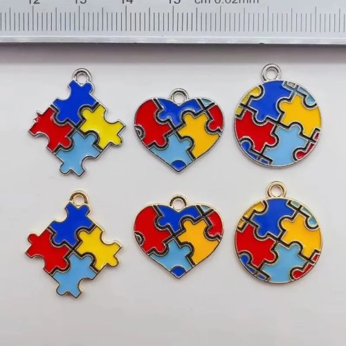 10 piezas Colgantes de Puzzle Corazón Autismo de Aleación con Esmalte, Multicolor, Accesorios de Bisutería DIY