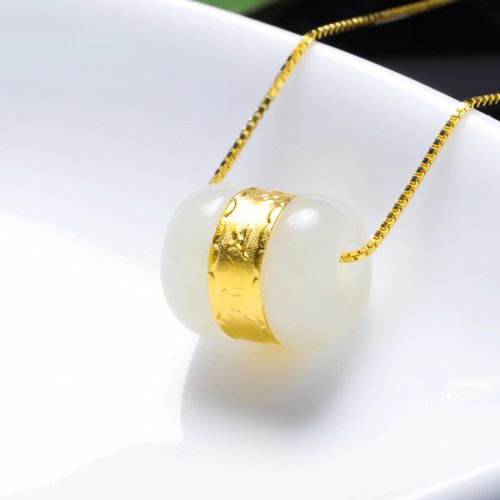 Naturjade Perlenanhänger Halskette, Echtschmuck, 18K Vergoldet, Vintage Designer, Luxus Accessoire