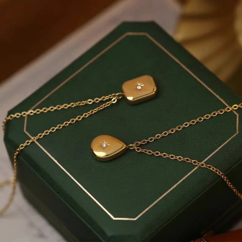 Colar clavícula vintage em aço inoxidável dourado com pendente estrela octogonal quadrada e diamante para mulher, joalharia elegante e tendência