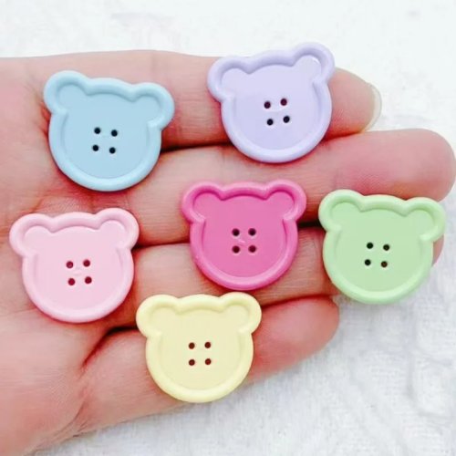 10 เม็ด กระดุมตุ๊กตาหมีการ์ตูนสีสันสดใส กระดุม 2 รู สำหรับเย็บ DIY ตกแต่งเสื้อโค้ท เสื้อสเวตเตอร์ งานถัก