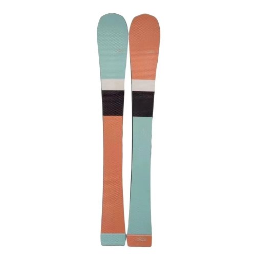 Set de snowboard y esquí de fondo: esquís alpinos personalizados para ejercicio aeróbico