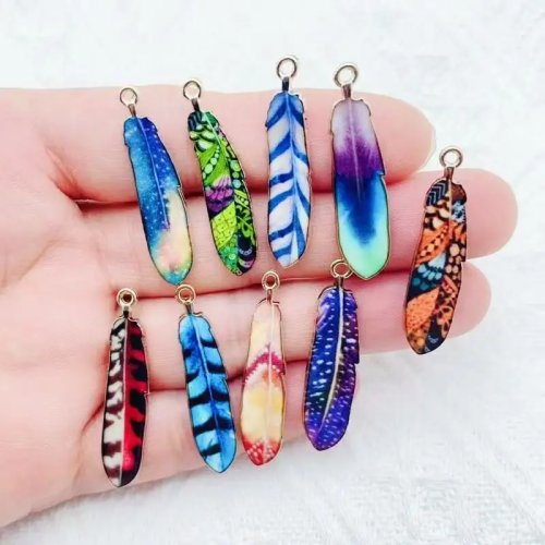 13 uds. Colgantes de aleación esmaltada con pluma de colores para DIY, pendientes y llaveros