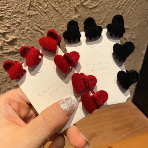 10 Stück matte Mini-Haarklammern in Herzform, rote/schwarze Kunststoff-Krebsklammern für Frauen & Mädchen, Haarstyling-Accessoires