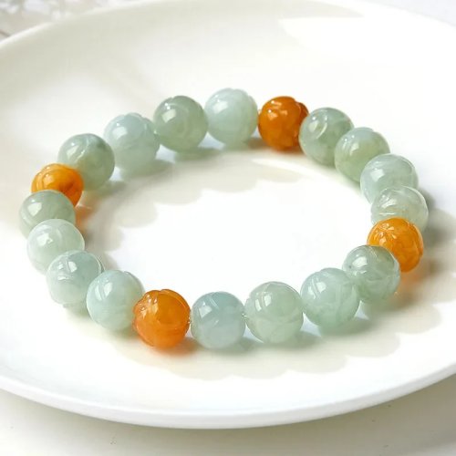 女性用ジェイドビーズブレスレット 蓮の花モチーフ彫刻ジェダイトチャーム 中国風お守りアクセサリー ギフト