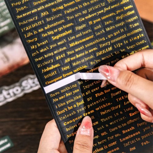 Naklejki ze złotej folii z angielskimi napisami 1 opak./4 szt., eleganckie krótkie zdania do journalingu i kartek