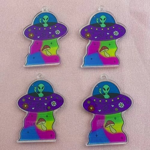 10Pcs Fun Acrylic Alien Character Pendants for DIY Jewelry Making, Earrings & Keychains