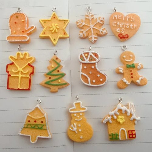 10 pcs liontin resin manusia salju & pohon Natal untuk membuat perhiasan DIY, anting, kalung, gantungan kunci