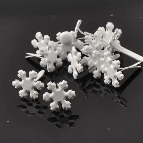 50 Stück 12x14mm gemischte Schneeflocken Metall-Brads für Scrapbooking & Schuhdeko