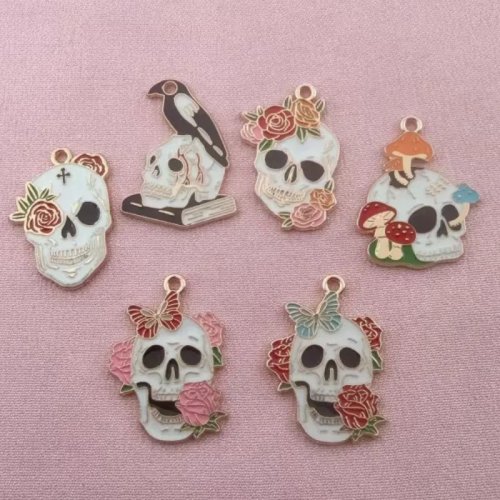 10Pcs Halloween Skull Crow Pendant DIY Alloy Jewelry Accessories for Earrings Necklaces Handmade Craft Material