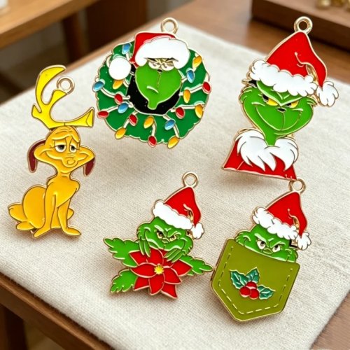 10 piezas Navidad lindos dijes de dibujos animados para bolsas, cadenas de celular, pulseras y collares - accesorios hechos a mano DIY