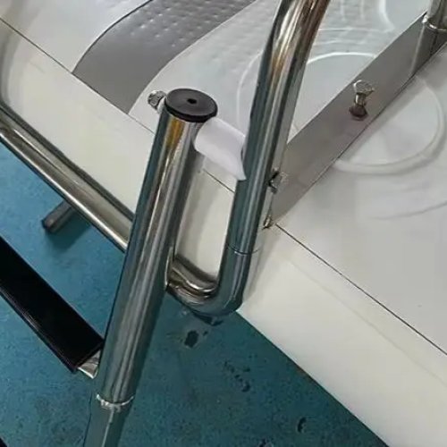 منصة عائمة قابلة للنفخ – جزيرة مائية عوامة لليخت والاستلقاء تحت الشمس